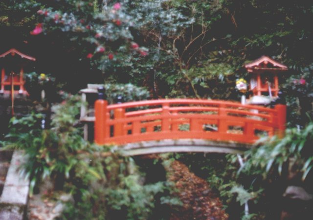anijaponia-1999-11-28-mostek-czerwony.jpg